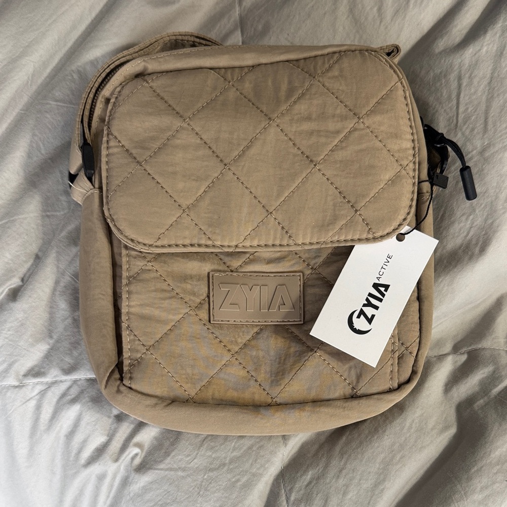 Active USA Quilted Messenger Crossbody in Taupe